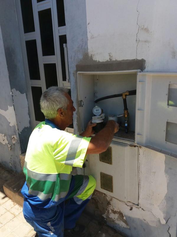 Aqualia realiza trabajos nocturnos para garantizar el suministro de agua a los vecinos de Ingenio